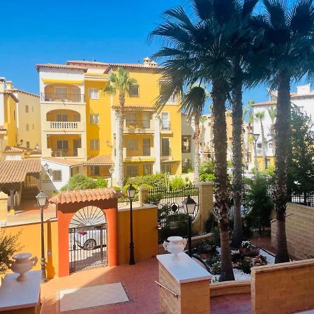 Beach Apartament In Torrevieja Exterior photo